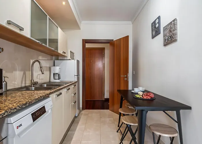 Maderia Emotions I, By Op フンシャル